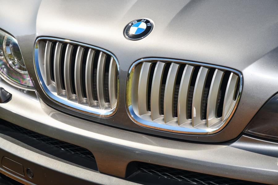 Детали экстерьера BMW X5 4.8is 2004 года  (NA) (фото 37 из 73)